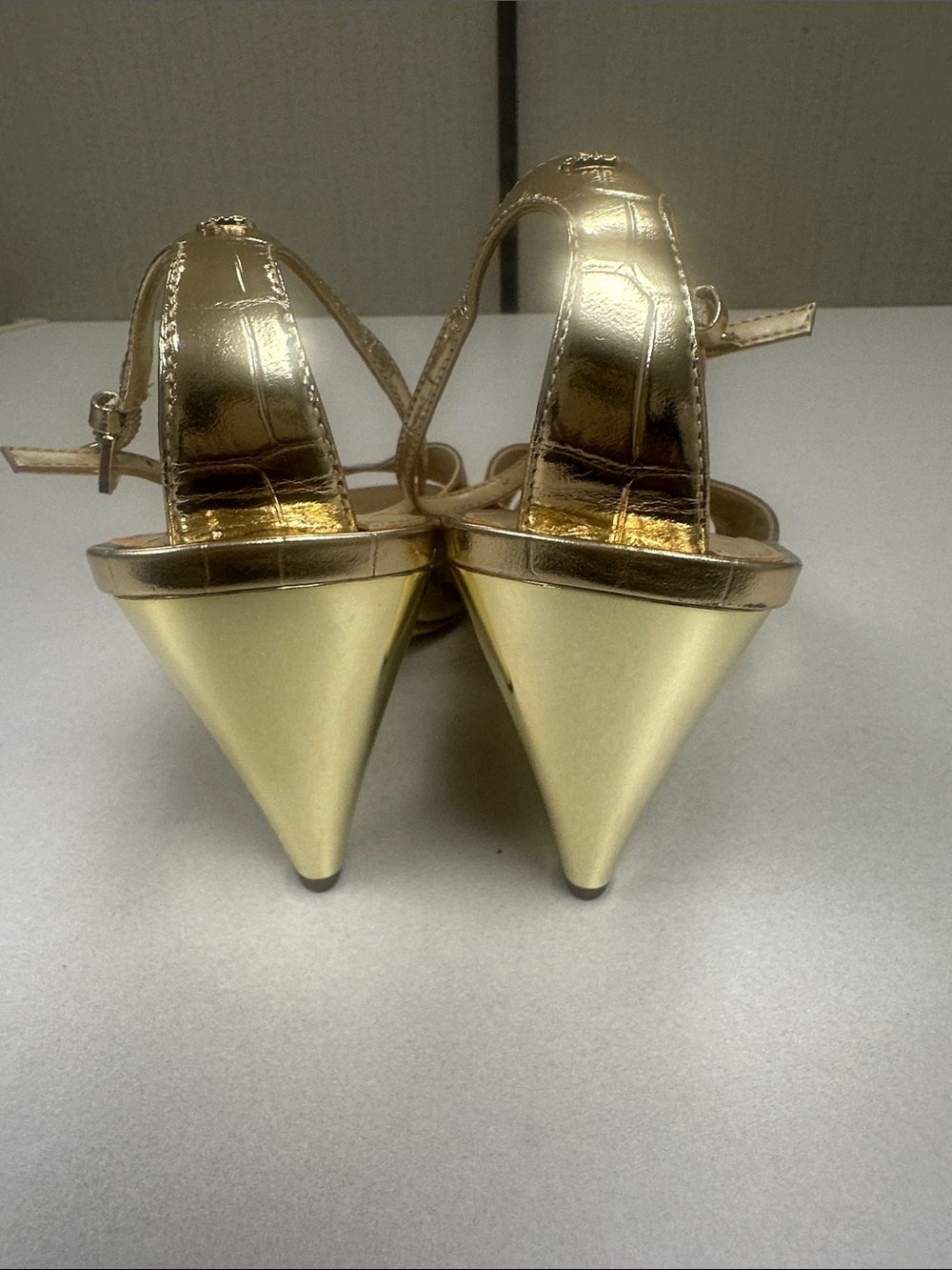 Michael Kors Metallic Gold Croc-Embossed Slingback Heels Size 8M NWB - Picture 4 of 9